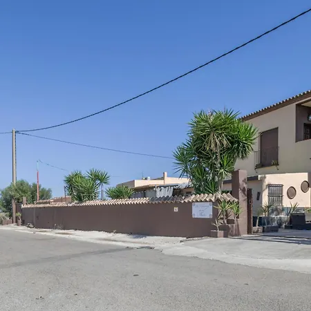 Preciosa Casita Con Piscina Gospodarstwo wiejskie